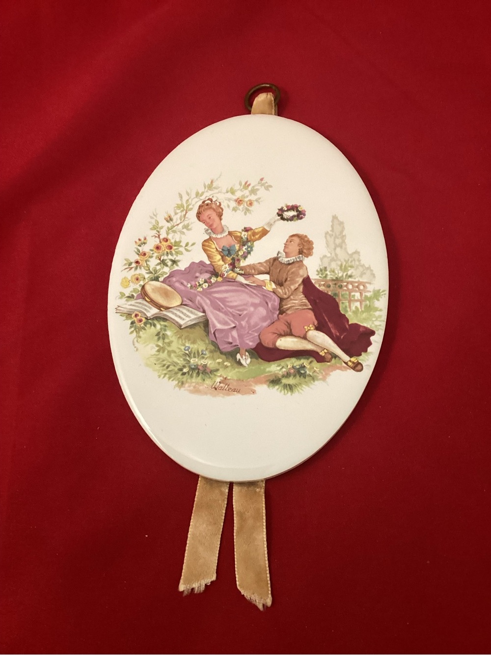 White Oval Porcelain Wall Plaque with Romantic Pastoral Scene